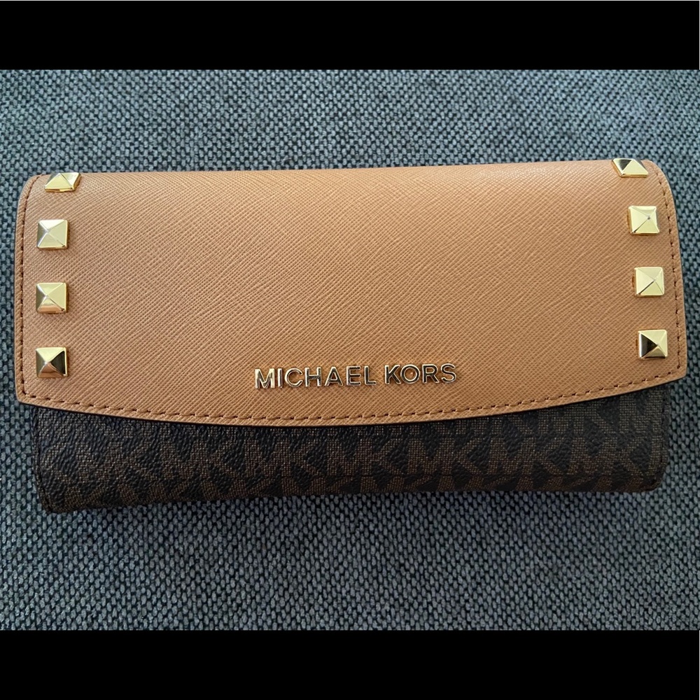 Michael Kors Studded Tri-food Wallet